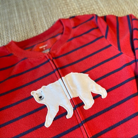 ✔️ SOLD 📬 EUC Carter’s Footed Fleece PJs, sz 7 - Picture 2 of 4